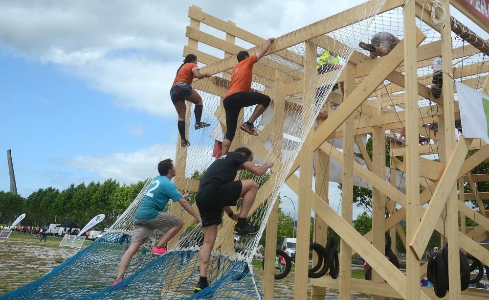 Más de 2.500 corredores se pusieron a prueba en la exigente carrera de obstáculos disputada en Pontevedra