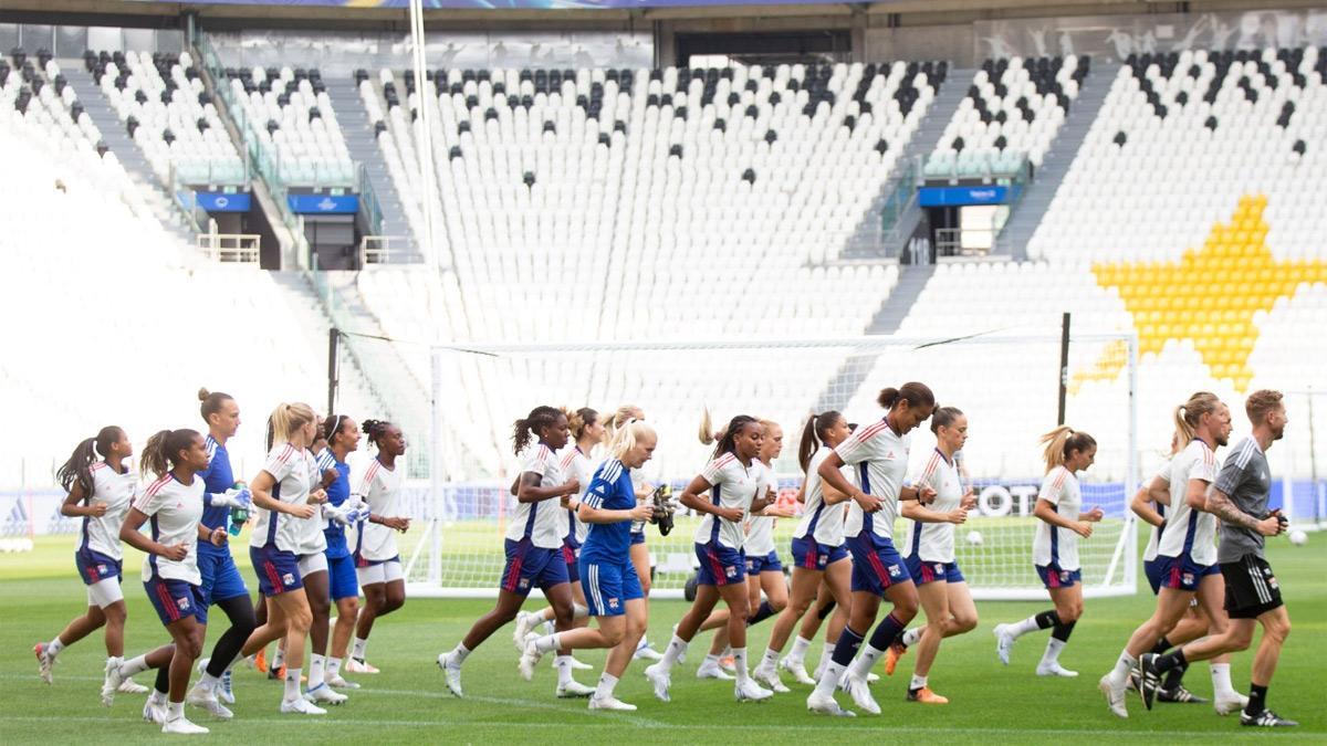 El Olympique de Lyon se entrenó en el escenario de la final