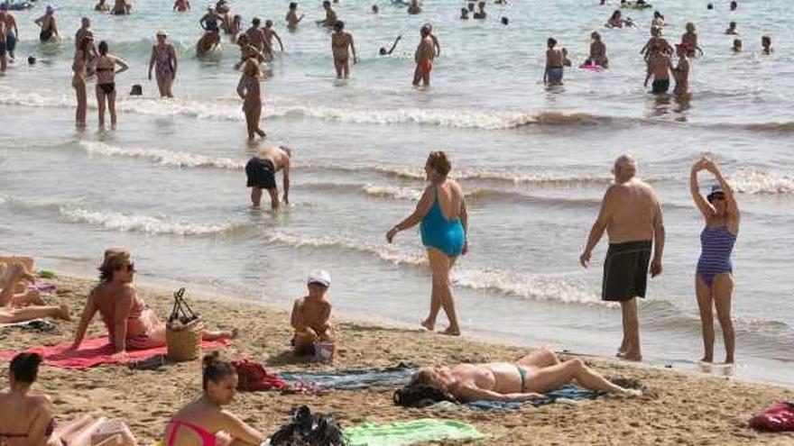 PSOE denuncia el gasto de la gestión de playas