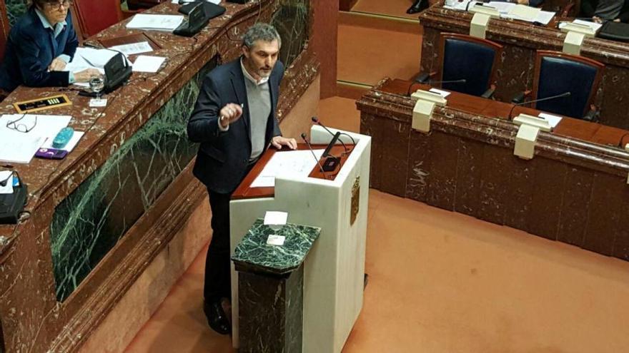 Óscar Urralburu, ayer en la Asamblea Regional