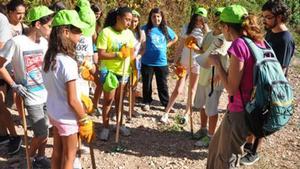 RIERA DE CERVELLÓ. ’Esplais’ en la recuperación del entorno de la riera.