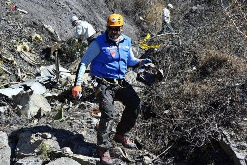 Los equipos especializados se vuelcan en las tareas de rescate