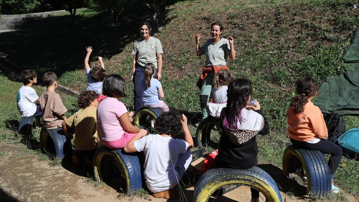 Las anpas de Vigo ponen por norma que los escolares no pasen más de 8 horas en el colegio