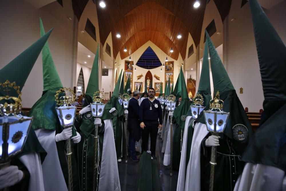 Domingo de Ramos: Procesión de Las Mantillas en Torrevieja con Nuestra Señora de La Esperanza y de La Paz