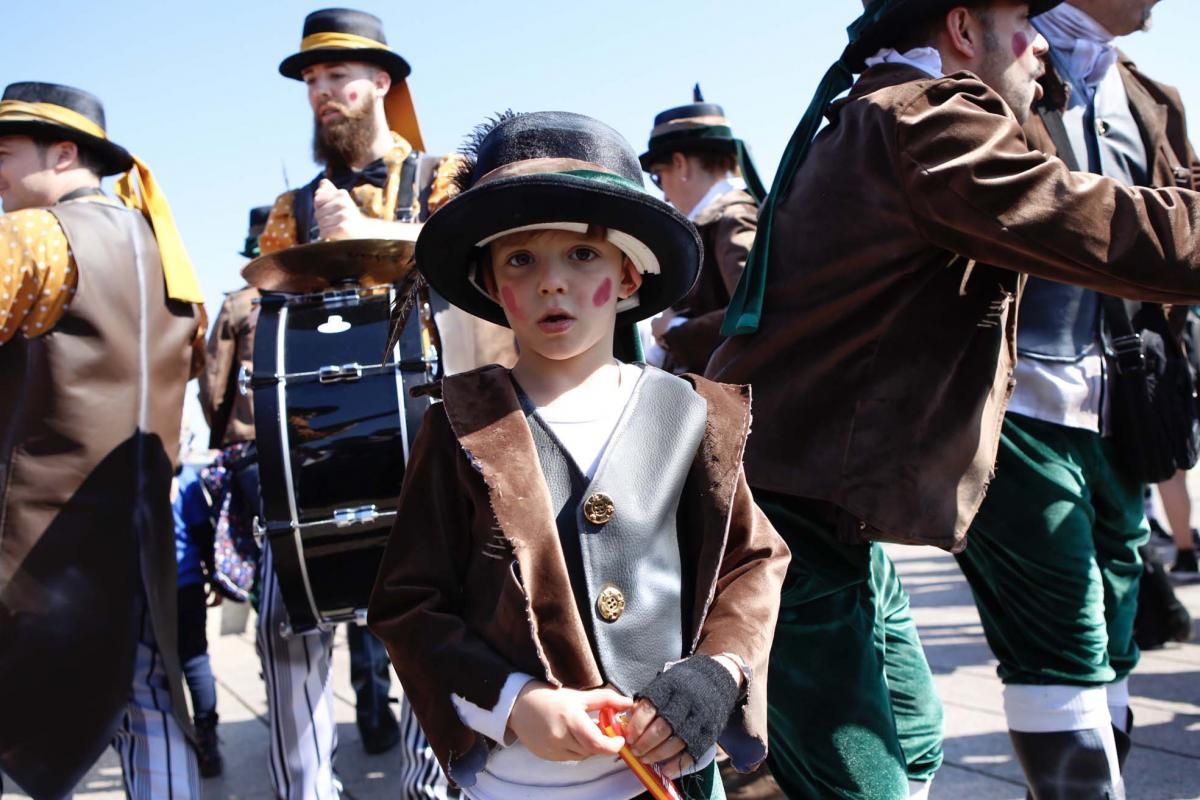 Carnaval de Córdoba: pasacalles en la Calahorra y fiesta infantil en el Bulevar