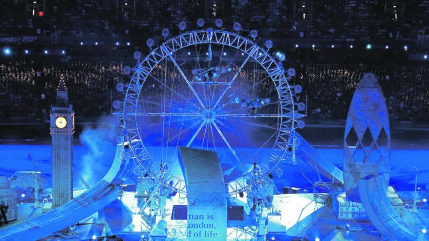 Londres, en miniatura, fue recreada durante la ceremonia de clausura dentro del Estadio Olímpico. | Foto Reuters