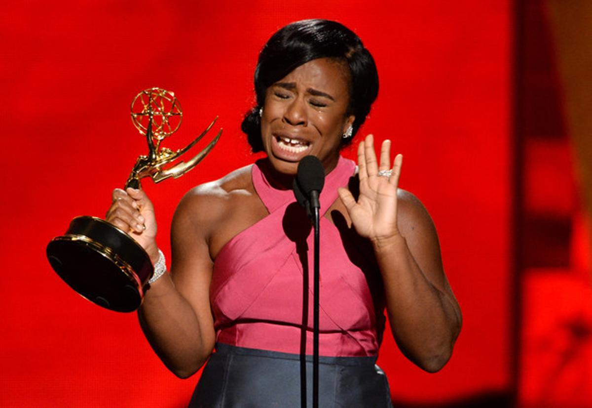 Uzo Aduba, emocionada por su galardón por ’Orange Is The New Black’.