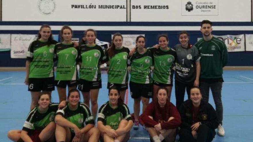 El equipo femenino del Nova Xestión Pabellón. // FdV