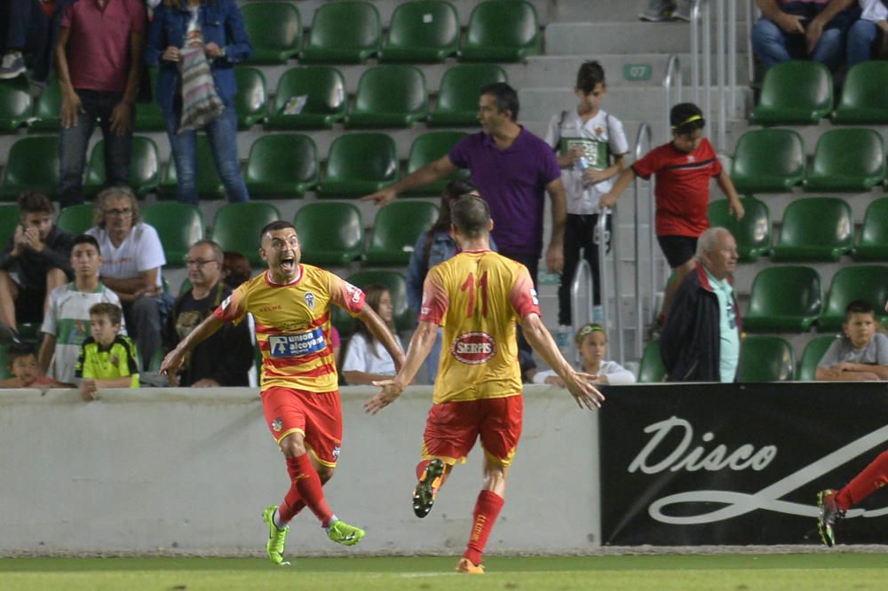 El Elche se muestra espeso y sin ideas ante el Alcoyano.