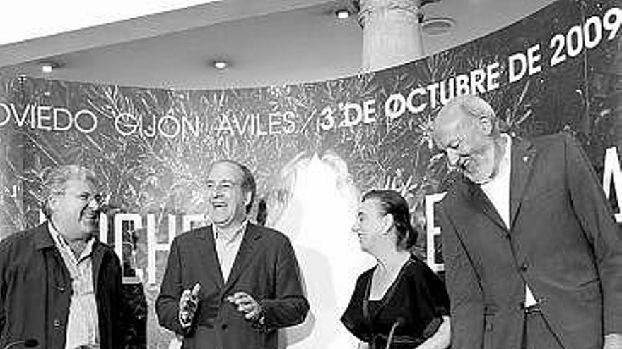 Román Álvarez, José Suárez Arias-Cachero, Mercedes Álvarez y Justo  Vilabrille, en un acto conjunto celebrado el pasado mes de octubre.