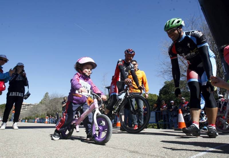 Fotogalería de la charla de Alberto Contador a niños en Zaragoza