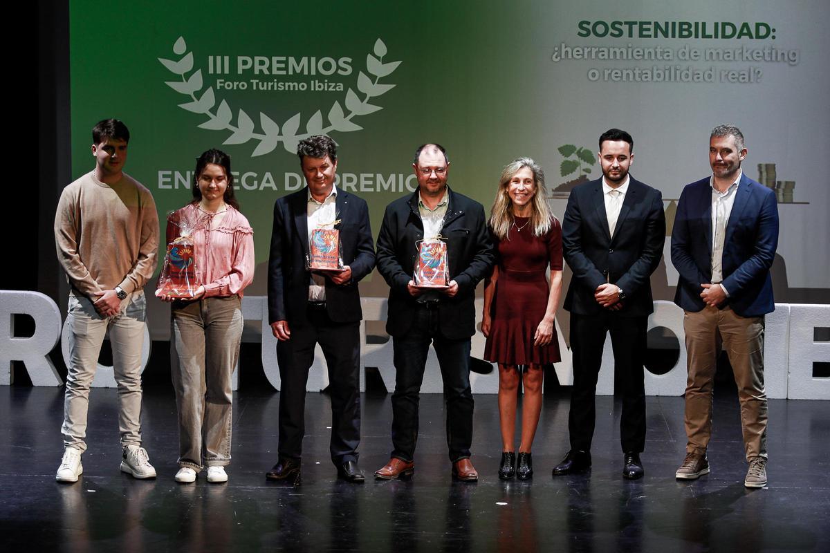 Foto de grupo de los III Premios Foro Turismo