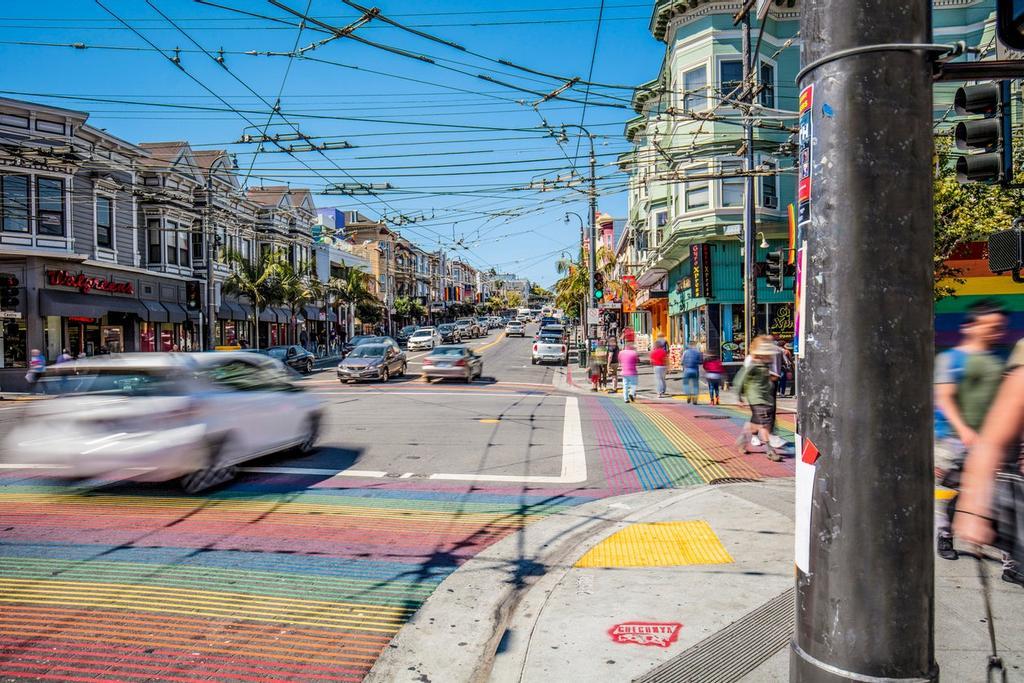 Distrito Castro Un paseo por Castro, el primer barrio que luchó por los derechos LGTBI ...