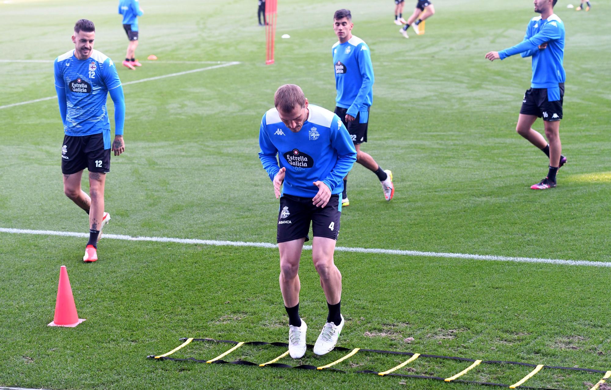 Entrenamiento del Dépor antes del partido fantasma ante el Extremadura