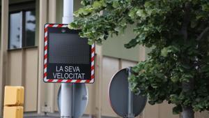 Uno de los 38 nuevos radares pedagógicos instalados en Barcelona, en concreto en la Av. Estatut-Jorge Manrique