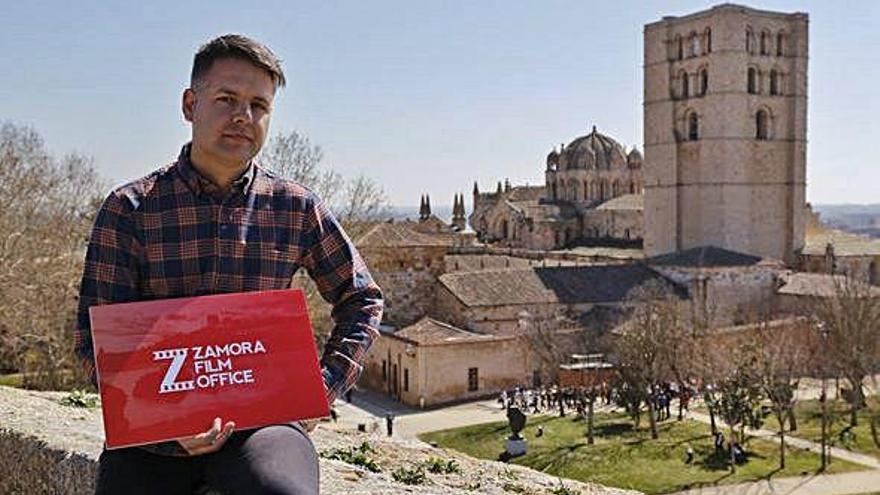 David Fernández, ganador de los premios Talento, en lo alto de la torre mirador del Castillo.