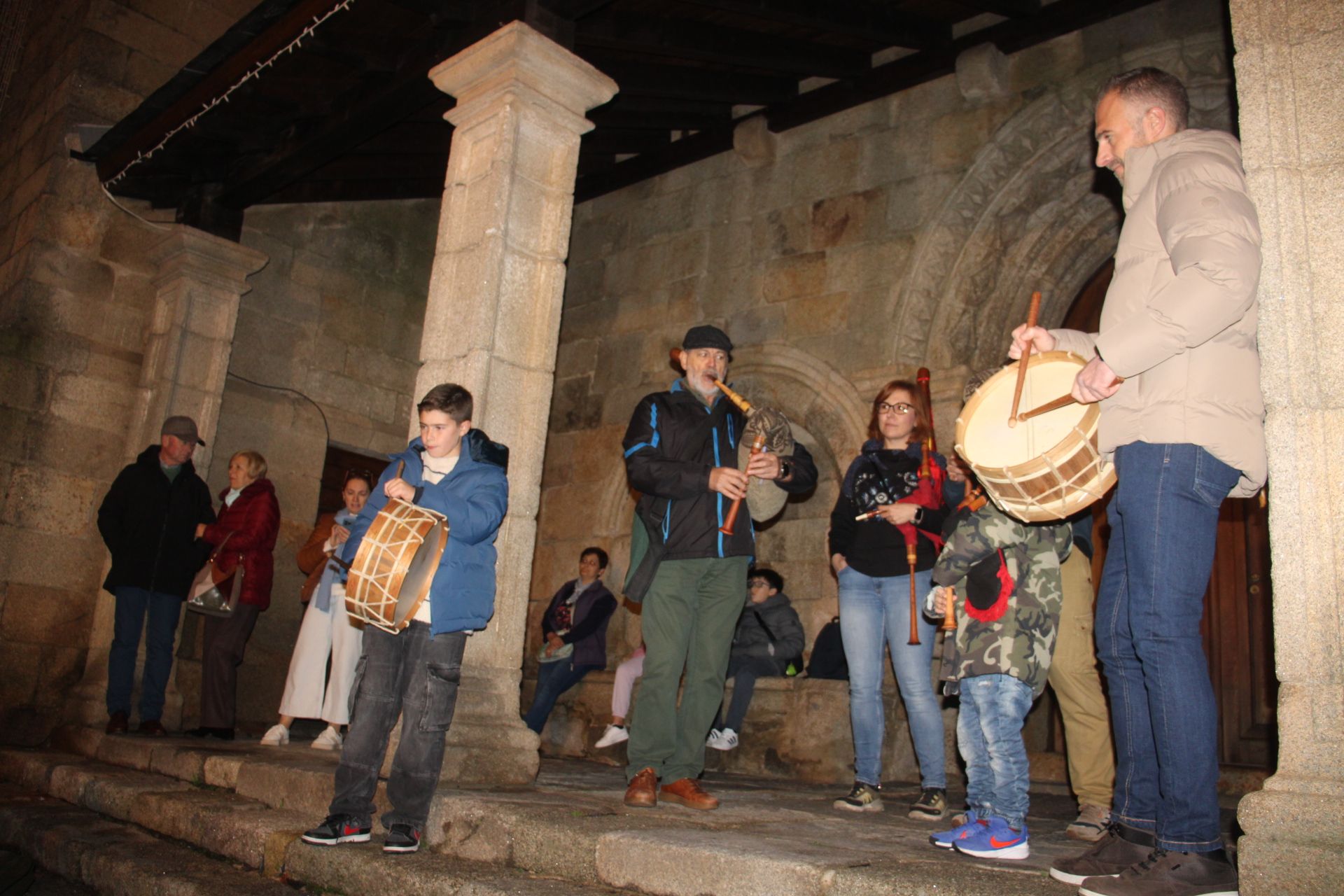 GALERÍA | Encendido del alumbrado navideño en Puebla de Sanabria