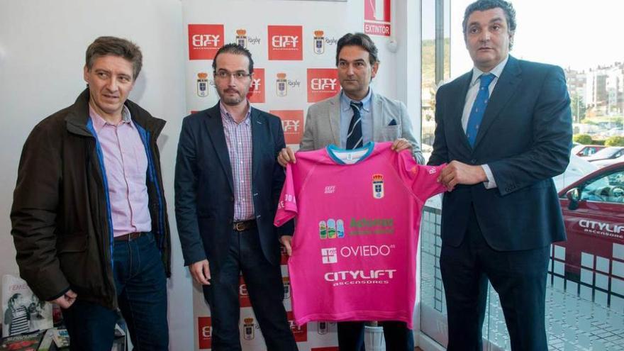 El Real Oviedo presenta su camiseta solidaria