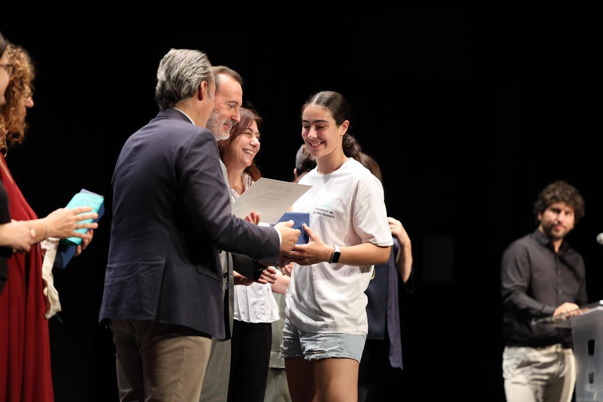 Todas las imágenes de la XXII edición del concurso de dibujo 'Un Parlament per a tothom'.