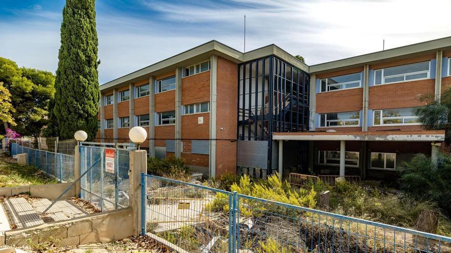 El PSOE de Benidorm acusa a Toni Pérez de incumplir 19 de los 20 proyectos educativos anunciados para la legislatura