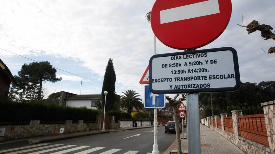 La señal de tráfico que avisa del cierre de la calle.