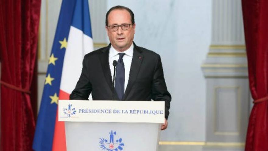Hollande decreta el estado de excepción tras los atentados de París