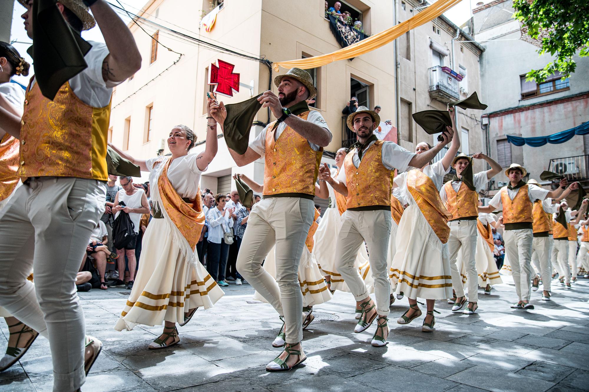 Troba't a les fotos del multitudinari ball de gitanes de Sant Vicenç