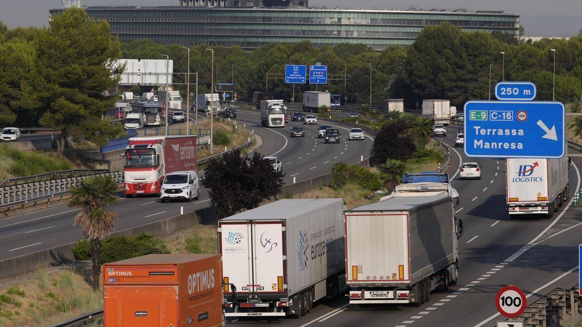 Autopista AP-7 a la altura de Sant Cugat del Vallès.