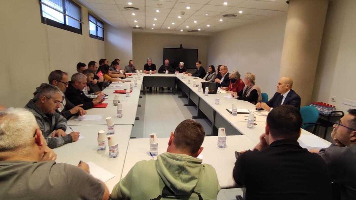 La sede de Ascer acogió la nueva sesión de la negociación del convenio colectivo del sector cerámico celebrada este lunes.