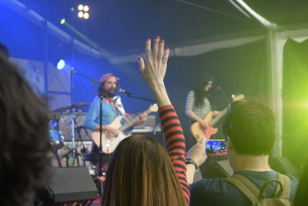 Sesión vermú en la plaza Mayor con el "Gijón Sound Festival"