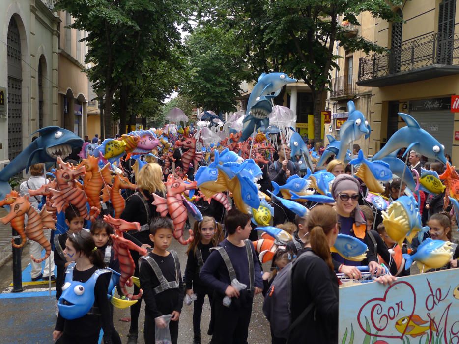 Rua infantil, cercavila i castells per acomiadar les Fires de Figueres