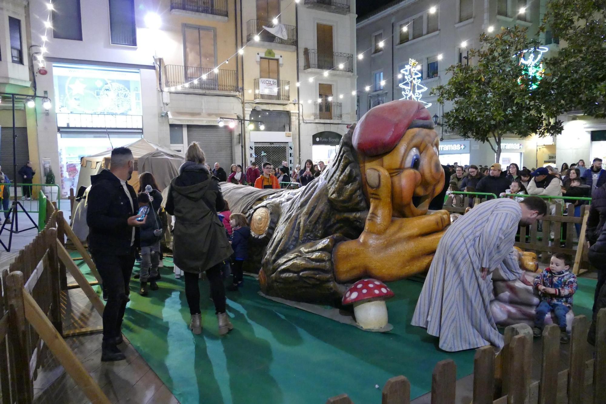 En Fumera, la Nadalina, el Tió i els capgrossos coincideixen al centre de Figueres