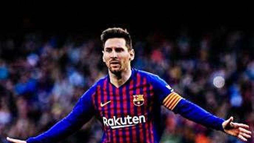 Messi resuelve el derbi barcelonés con dos goles en veinte minutos