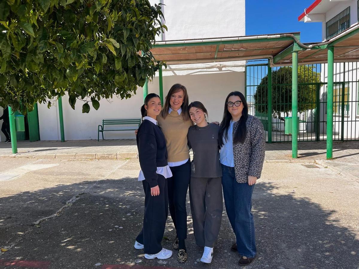 Mar López, Ana María Miranda, Isabel Ariza y Fátima Jiménez, equipo del IES Francisco de los Ríos de Fernán Núñez.