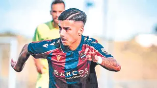El Levante apuesta por Paco Cortés