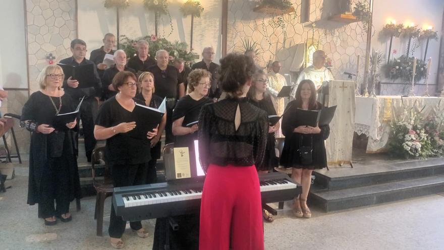 San Miguel estrena himno en La Caridad: así es la pieza ideada por el coro Voces d&#039;Occidente