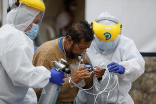Hacinamiento obliga a mezclar pacientes con contagiados de virus en Guatemala