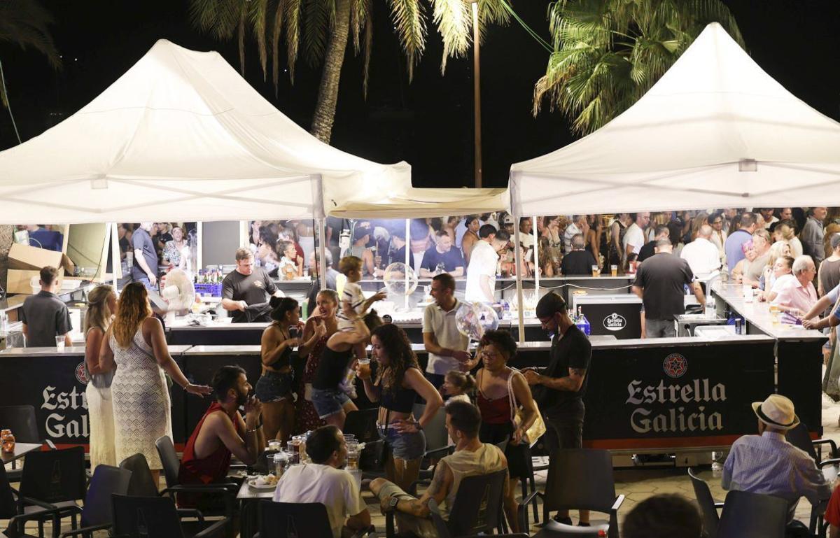 Barra y ambiente de fiesta en 2025 | | J.A.R.