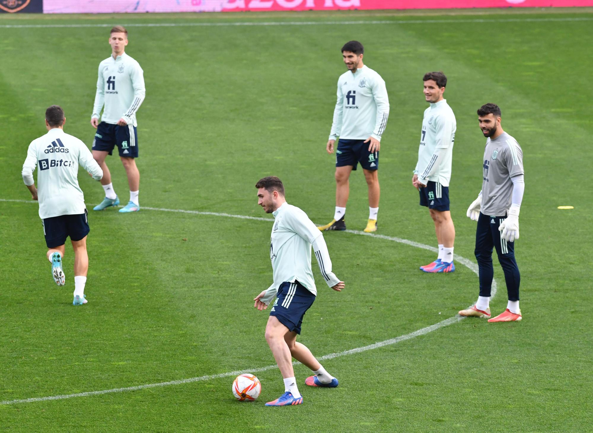 La selección española de fútbol entrena en Riazor para el partido contra Islandia