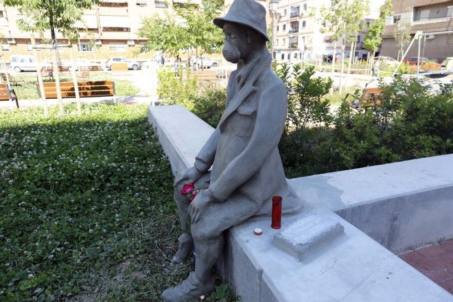 Una escultura recuerda en Benimàmet a las víctimas del Covid 19