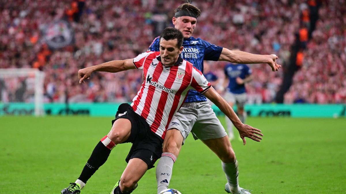 Vivian ante el Arsenal