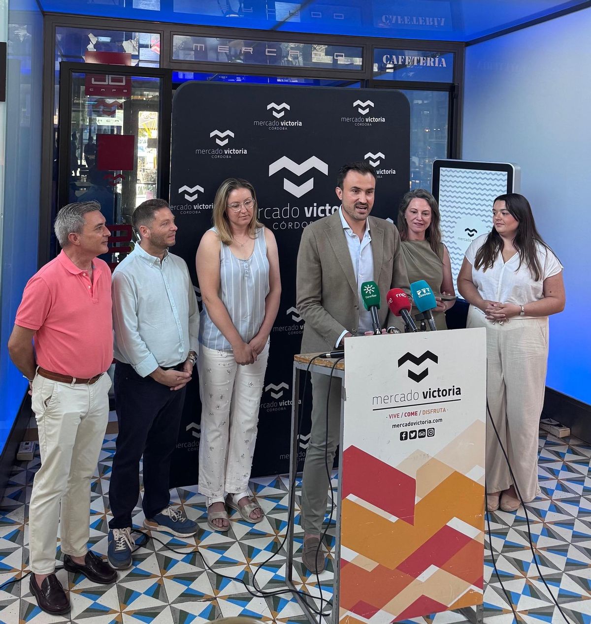 Presentación del cartel del 2º Festival Estelar de Los Pedroches, este lunes, en el Mercado Victoria.