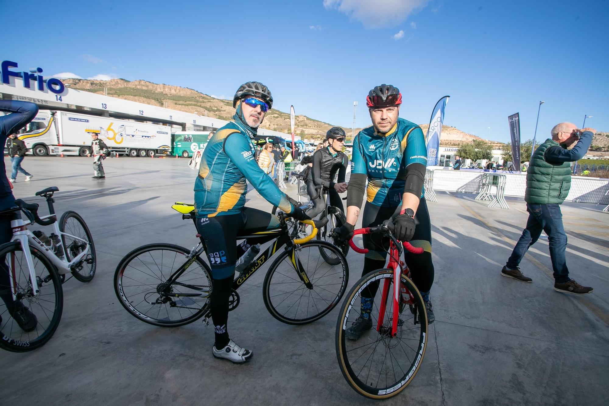 FOTOS: Así ha sido la salida de la Vuelta Ciclista a la Región de Murcia