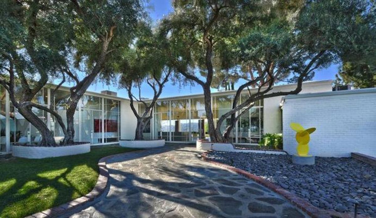 Hollywood vende mansión