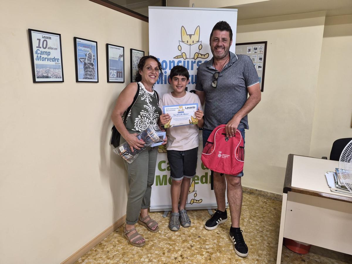 Concurso de Microcuentos: Los premiados recogen sus diplomas y regalos