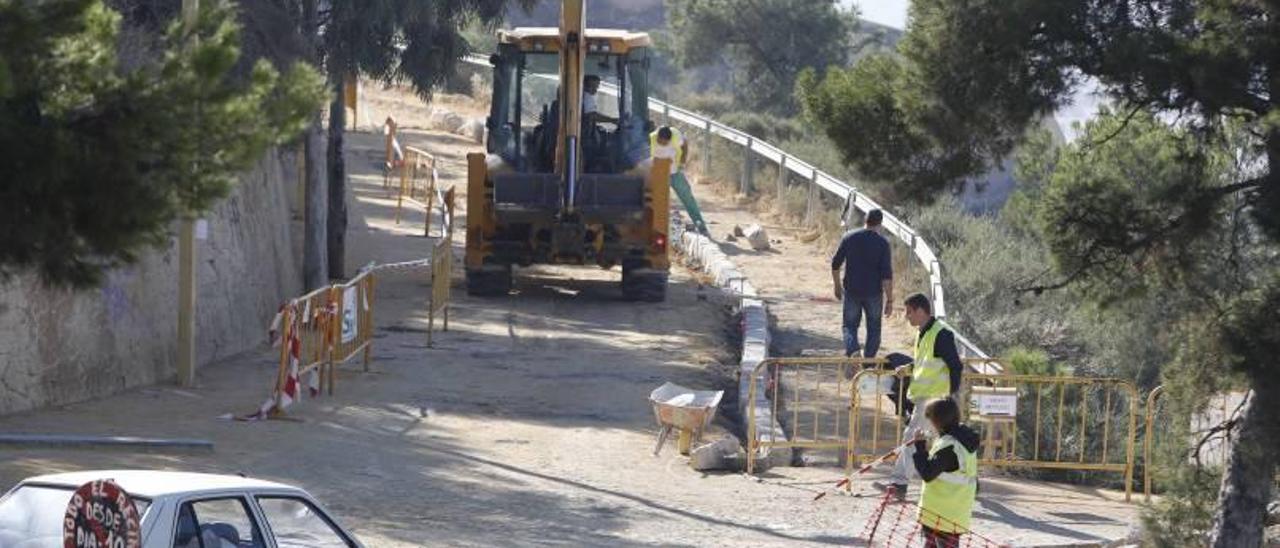 El camino de La Ereta ayer en obras.