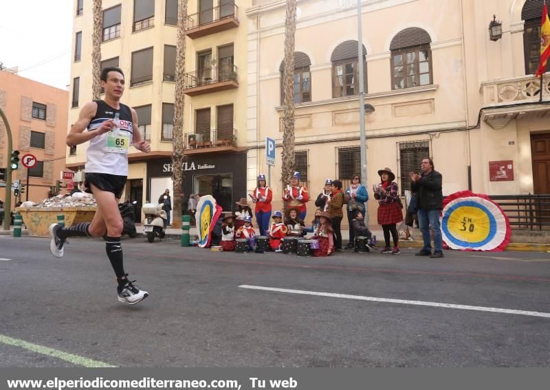 Atletas en el IX Marató BP de Castellón