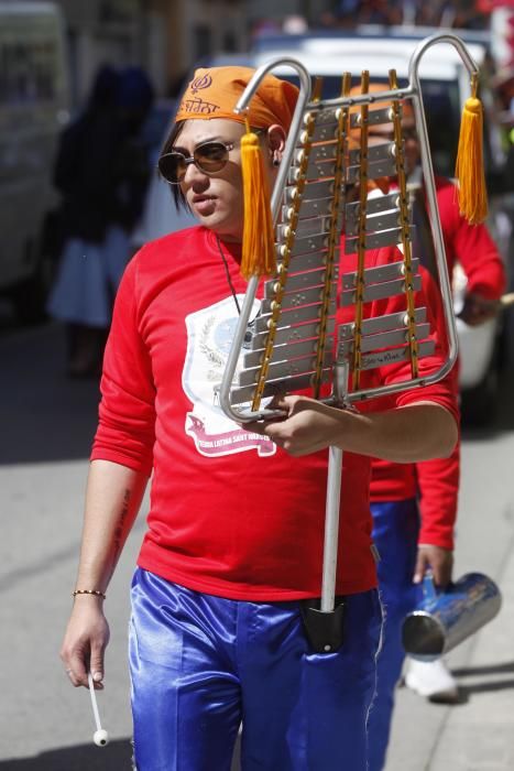 Processó per commemorar la celebració del Baisakhi a Salt