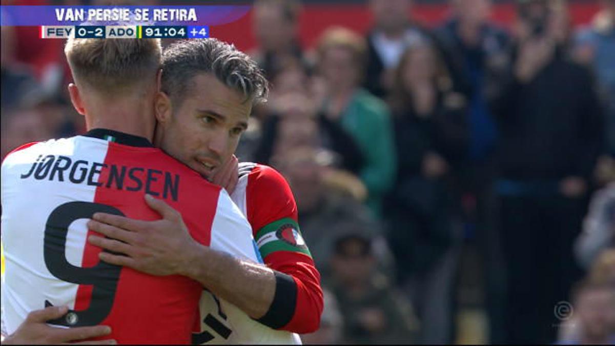 Emotiva despedida de Van Persie en su último partido con el Feyenoord