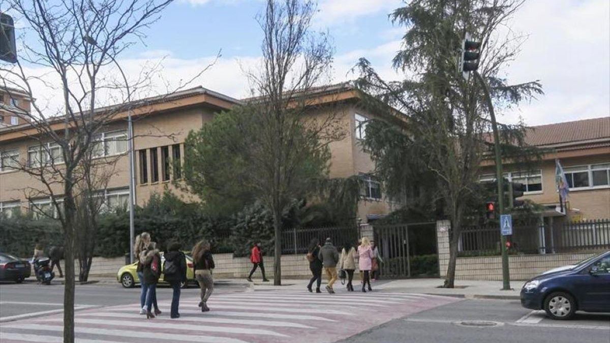 Exterior del IES Hernández Pacheco.